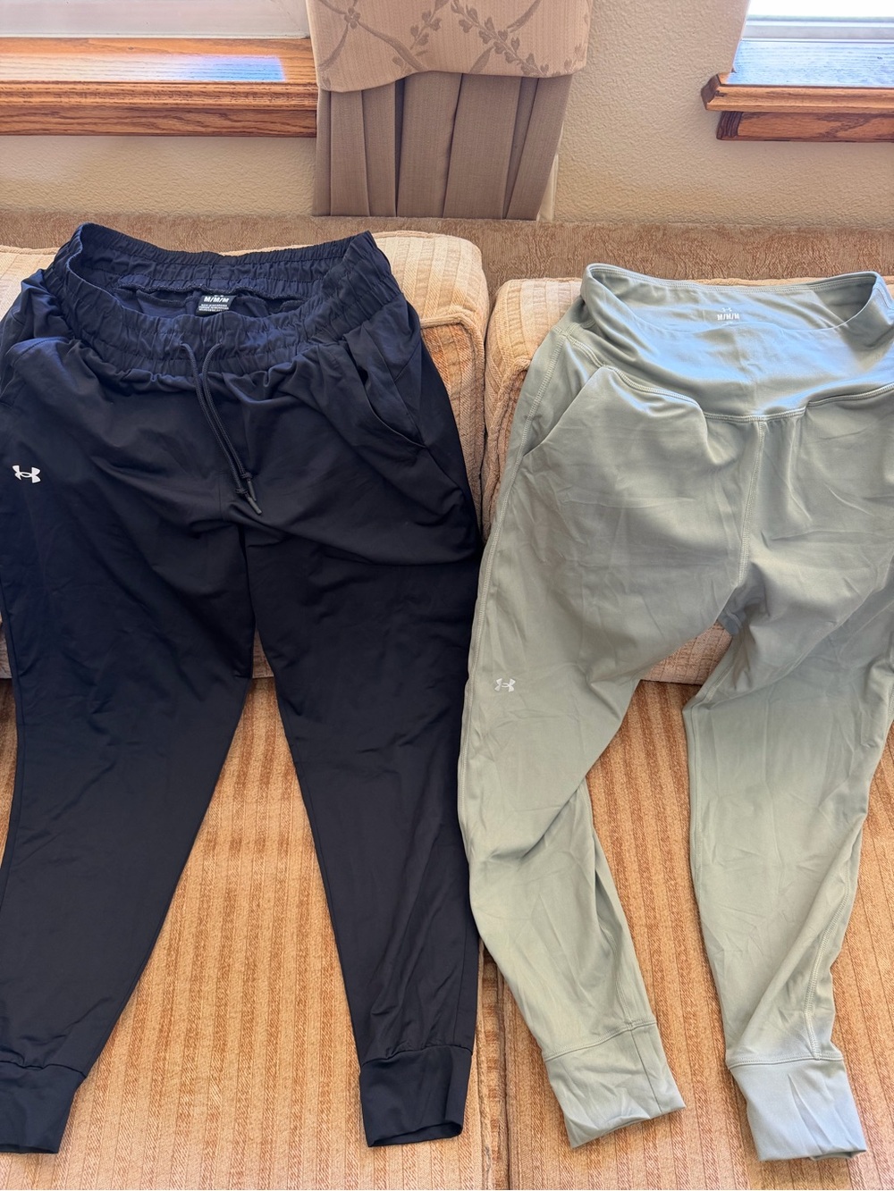 Under Armour Pants - Picture 1 of 3
